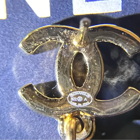 🏖️☀️SUMMER SALE☀️🏖️ Authentic Chanel XL Rue Cambon CC drop earrings GHW - Picture 7 of 8